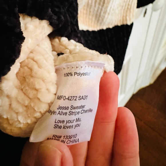 Show me your MUMU sweater!!! - Picture 3 of 4